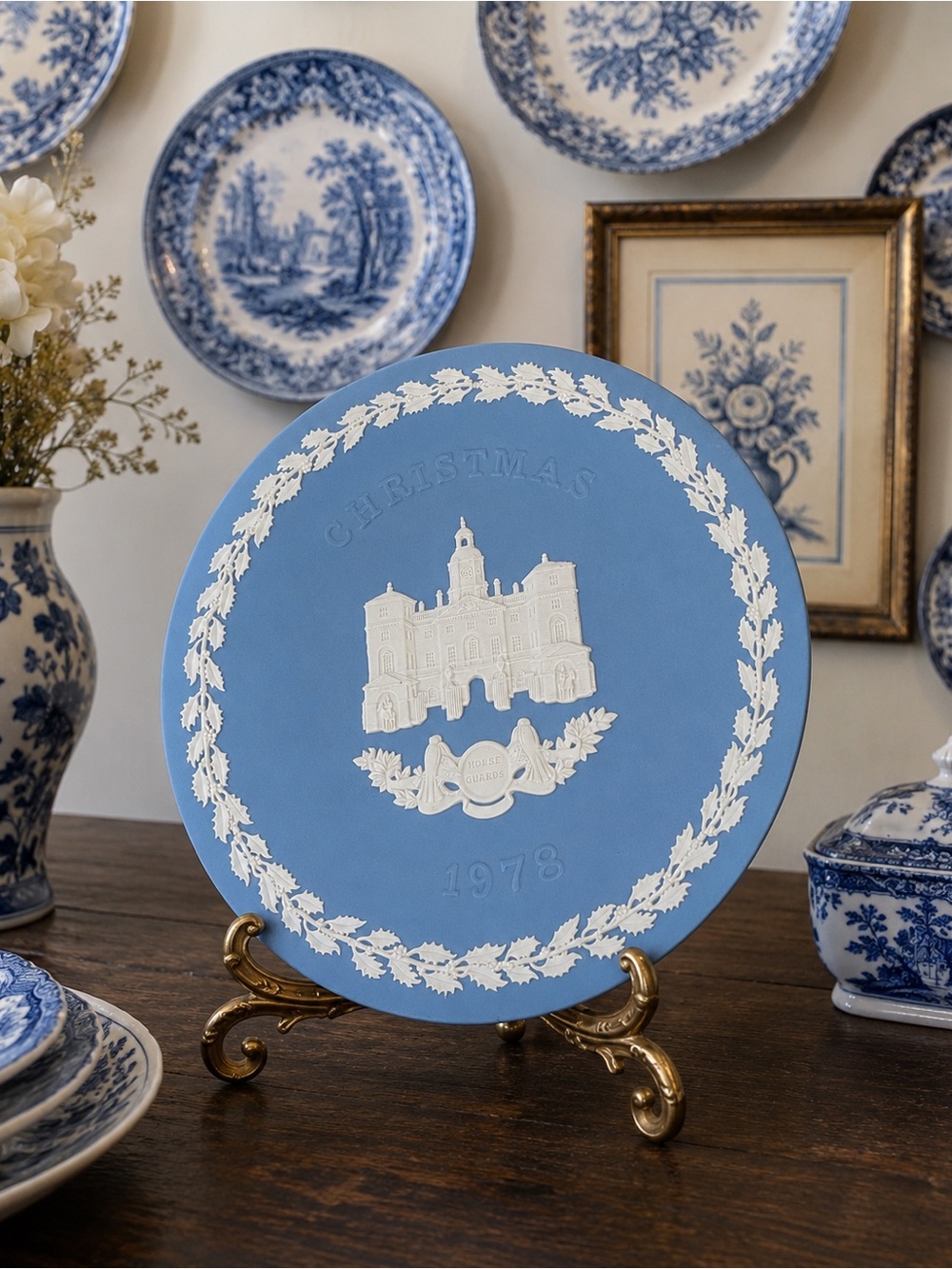 Wedgwood Blue and White Jasperware Holiday Commemorative Plate 1978